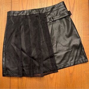 Current Mood Faux Leather Pleated Mesh Overlay Buckle Detail Mini Skirt Sz Small